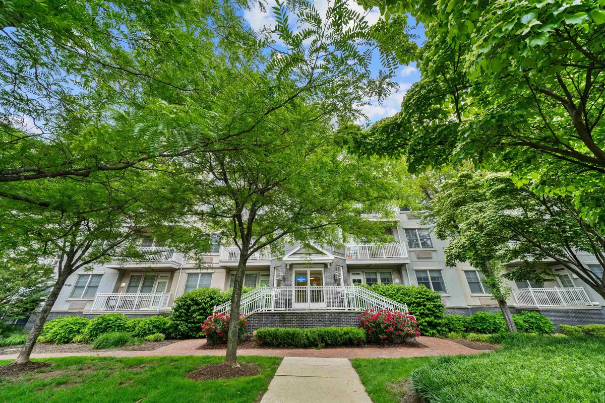 4 CONSTELLATION PL #301, Jersey City, NJ 07305 - #1