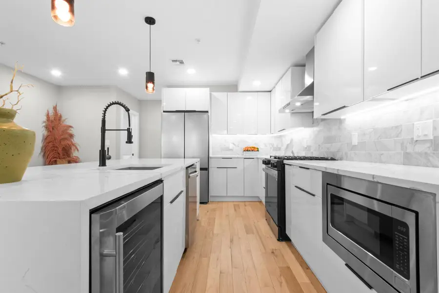 211 SUMMIT AVE #1, Jersey City, NJ 07304 - #3