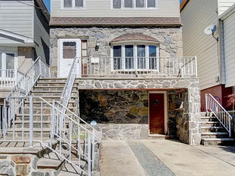 11 WEST 2ND ST, Bayonne, NJ 07002 - #2