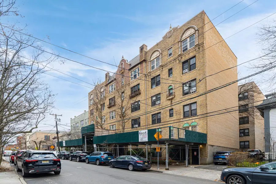 107 KENSINGTON AVE #203, Jersey City, NJ 07306 - #2