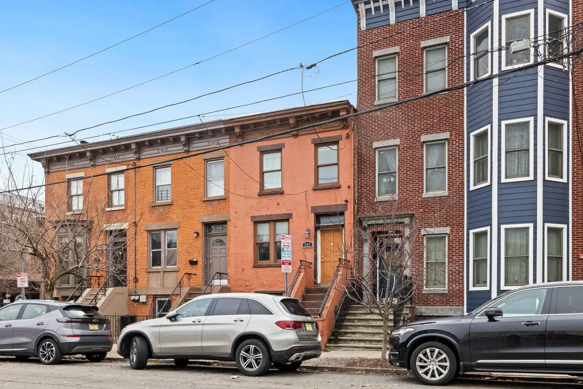 325 PAVONIA AVE, Jersey City, NJ 07302-2825 - #1