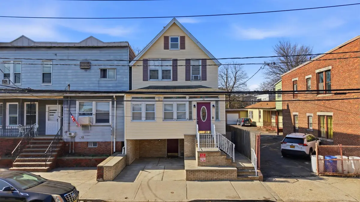 36 WEST 27TH ST, Bayonne, NJ 07002 - #1