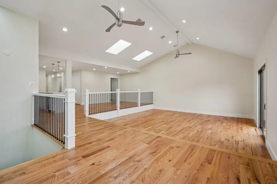 927 PAVONIA AVE #2, Jersey City, NJ 07306 - #2