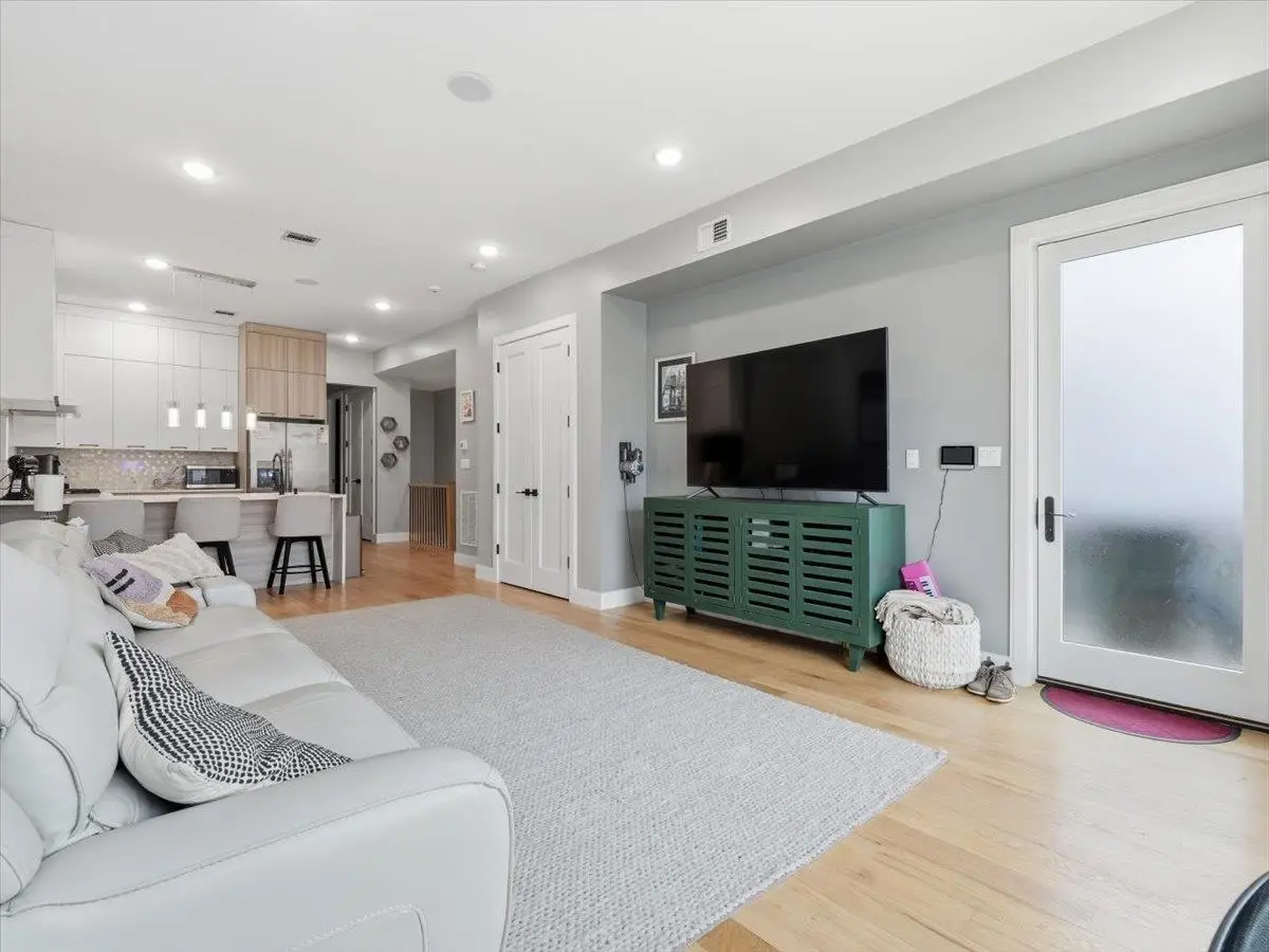 19 EASTERN PARKWAY #1, Jersey City, NJ 07305 - #1