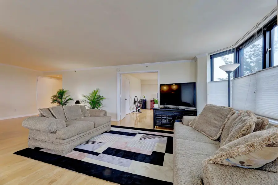 700 GROVE ST #3Q, Jersey City, NJ 07310 - #3