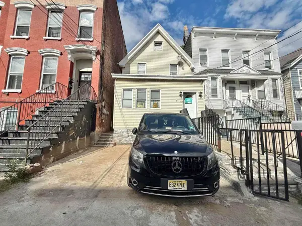 68 BRINKERHOFF ST, JC, Greenville, NJ 07304