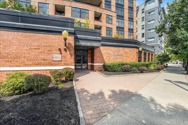 610 NEWARK ST #4E, Hoboken, NJ 07030