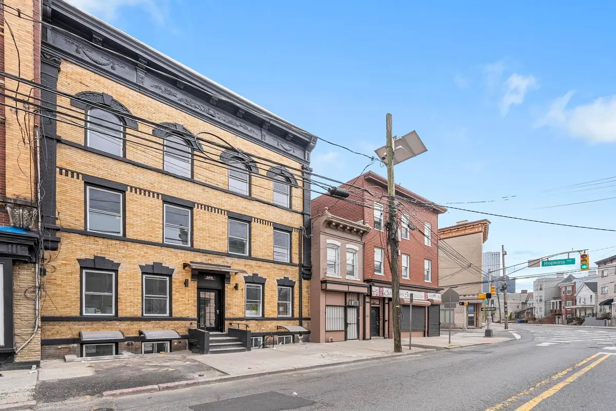 684 SUMMIT AVE #1, Jersey City, NJ 07306 - #1
