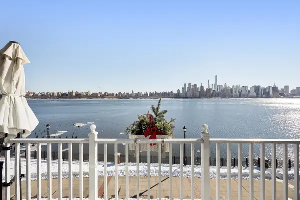 18 LYDIA DR, Guttenberg, NJ 07093