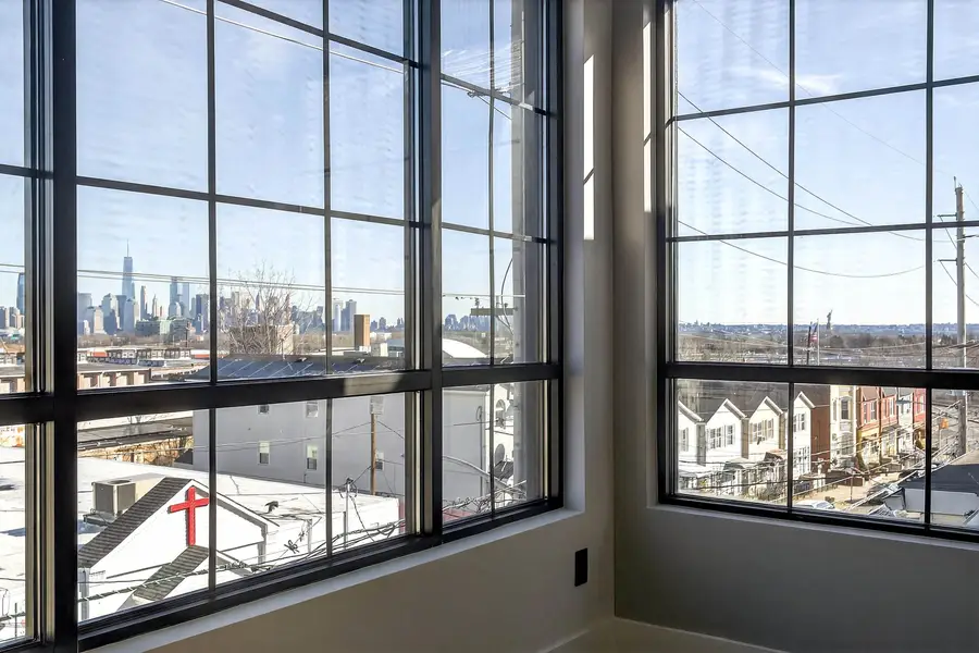 31 BAYVIEW AVE #2, Jersey City, NJ 07305 - #2