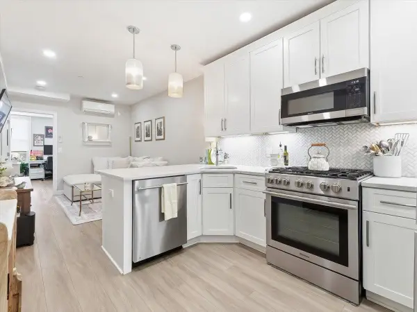 406 MADISON ST #3R, Hoboken, NJ 07030