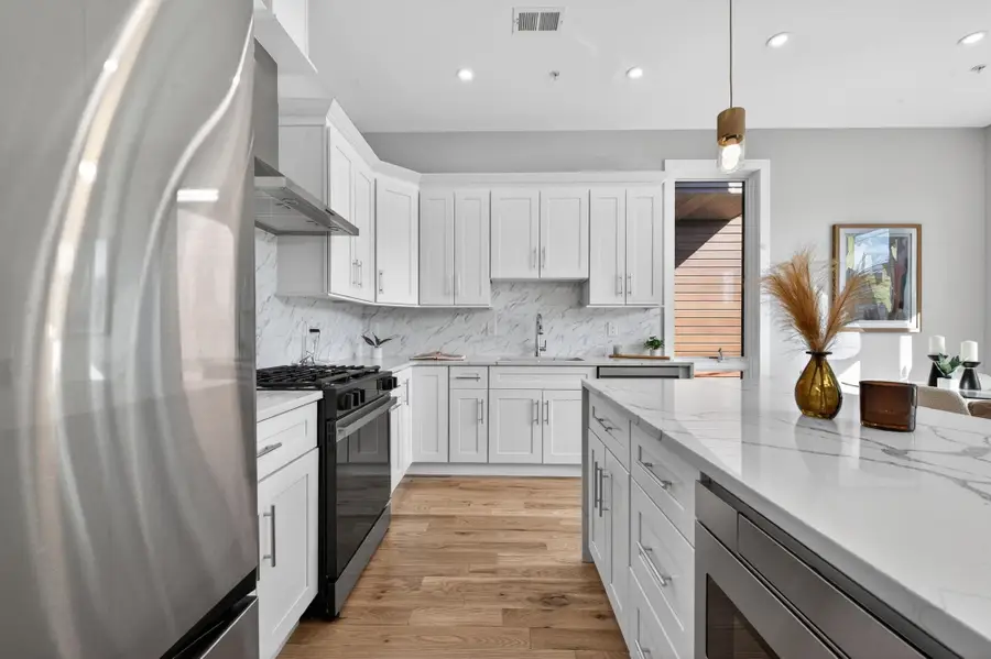 126 DE KALB AVE, Jersey City, NJ 07306 - #2