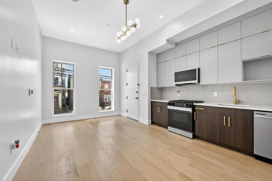 20 STORMS AVE #2, Jersey City, NJ 07306 - #2