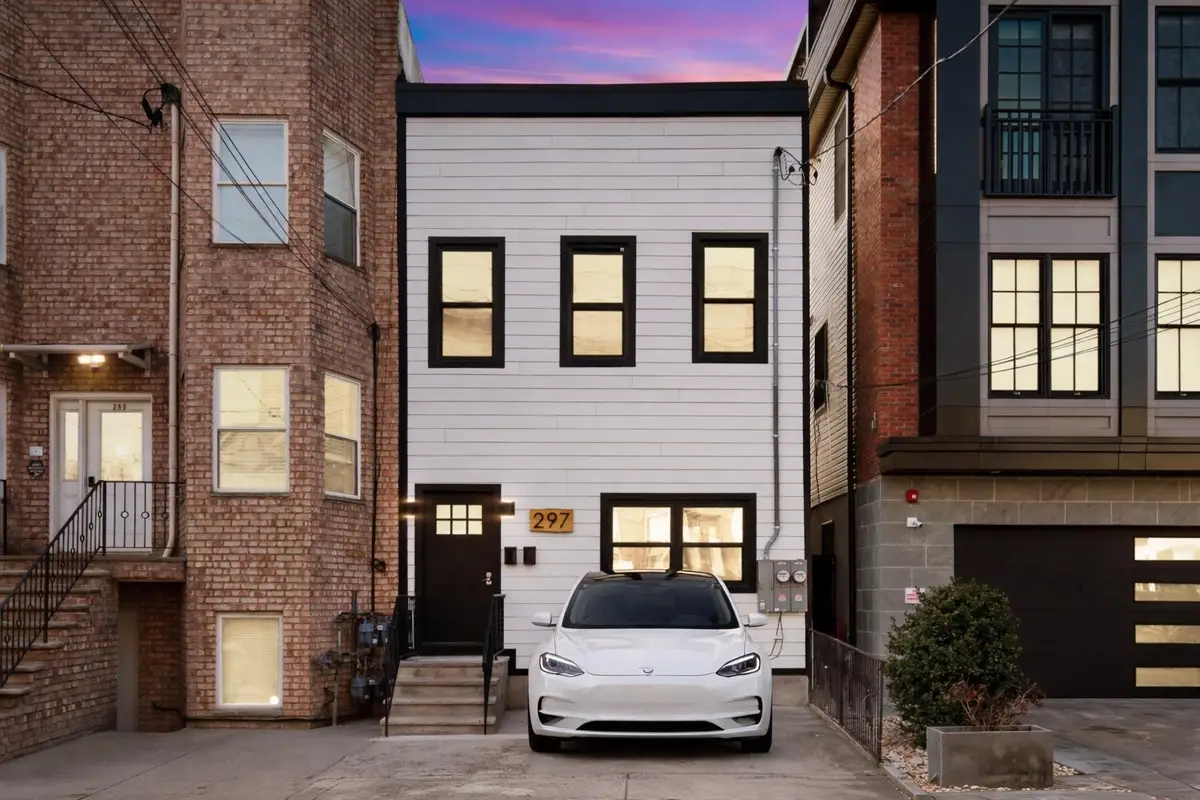 297 NEW YORK AVE, Jersey City, NJ 07307 - #1