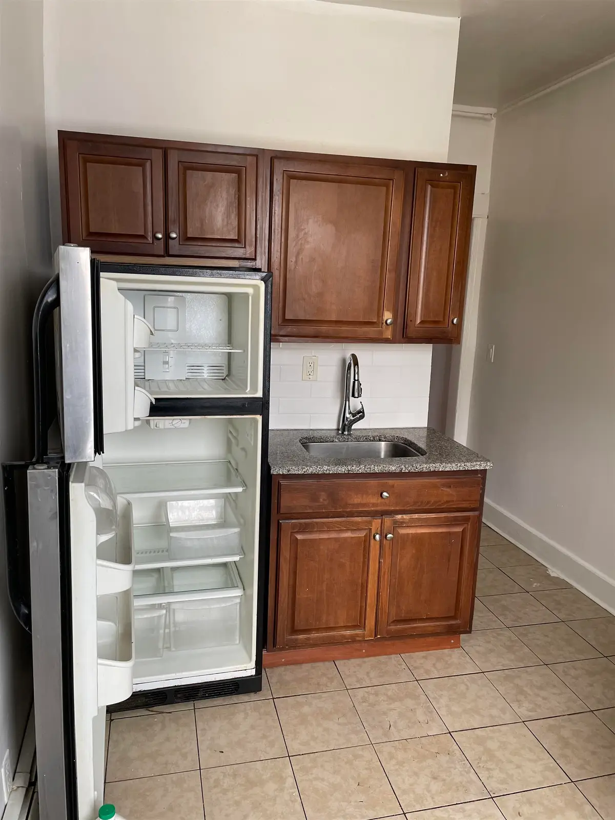 18 GRAHAM ST, Jersey City, NJ 07307 - #1
