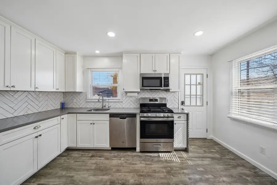 847 DENNIS PL, Linden, NJ 07036 - #3