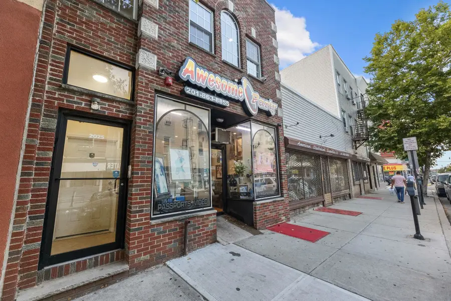 2025 BERGENLINE AVE, Union City, NJ 07087 - #2