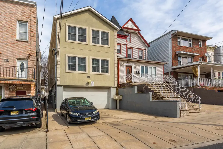 714 17TH ST, Union City, NJ 07087 - #2