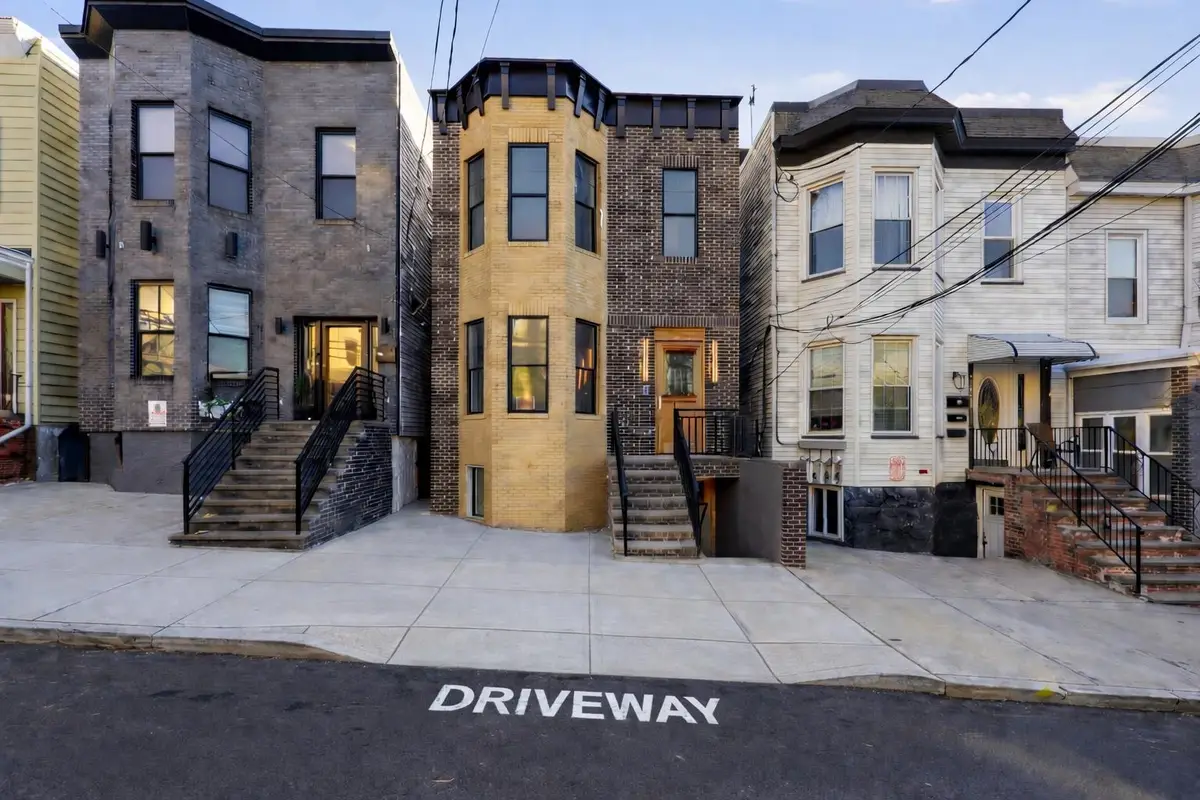 821 18TH ST, Union City, NJ 07087 - #1