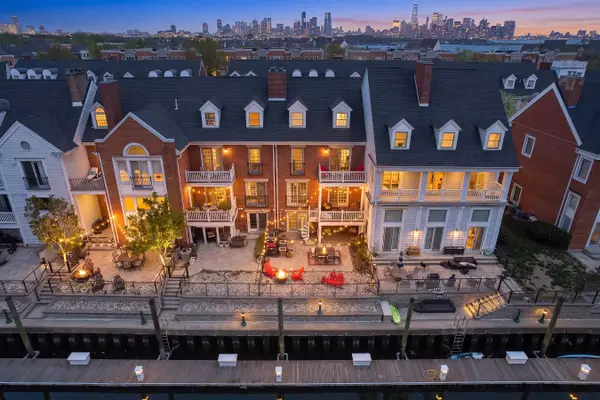 26 HALF MOON ISLE #26, JC, Greenville, NJ 07305