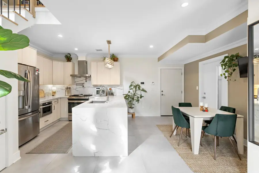 95 THORNE ST #1, Jersey City, NJ 07307 - #2