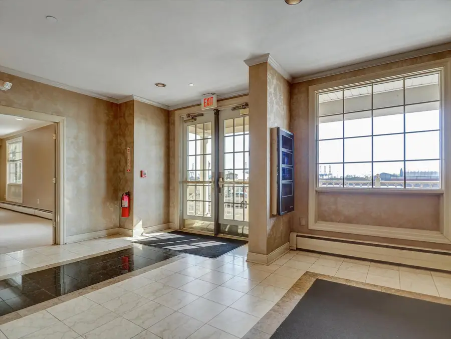 208 SHEARWATER CT WEST #45, Jersey City, NJ 07305 - #2