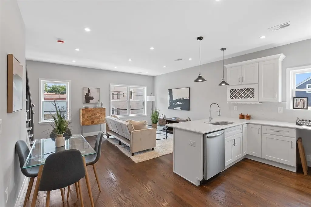 153 LAIDLAW AVE #2, Jersey City, NJ 07306 - #1