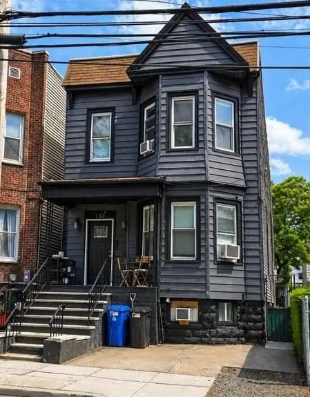 137 MANHATTAN AVE, Jersey City, NJ 07307 - #1