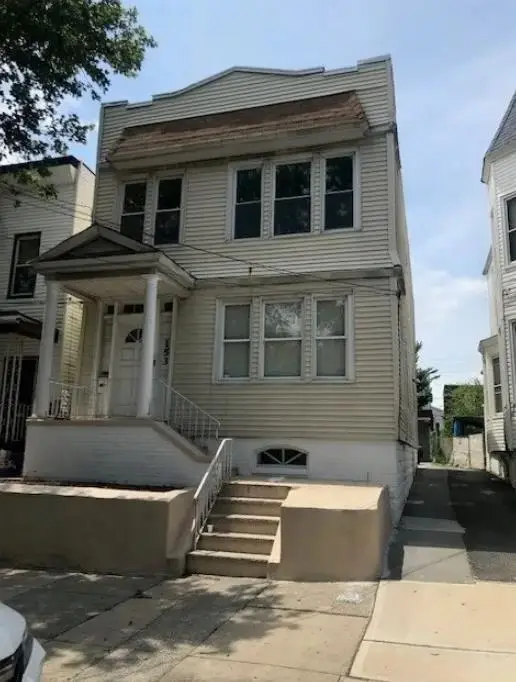 153 NEPTUNE AVE, JC, West Bergen, NJ 07305