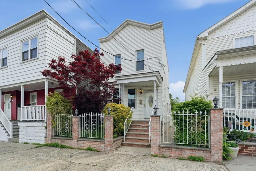 138 LEXINGTON AVE, Bayonne, NJ 07002 - #2