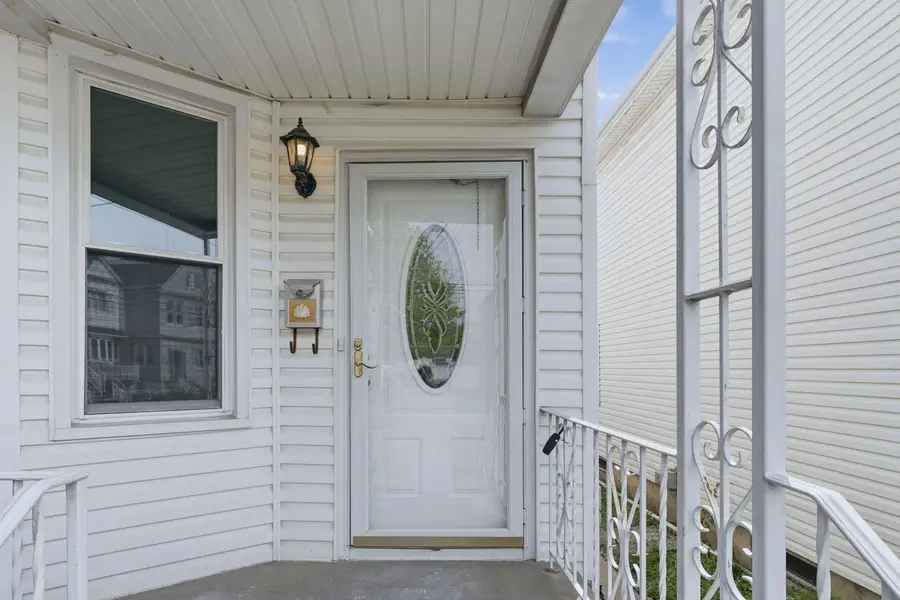 138 LEXINGTON AVE, Bayonne, NJ 07002 - #3