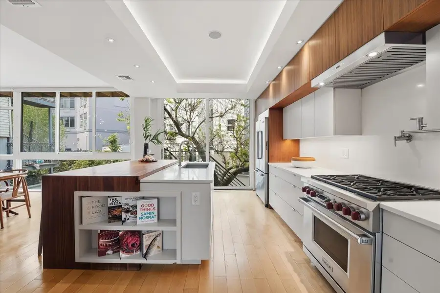 353-355 4TH ST, Jersey City, NJ 07302 - #2