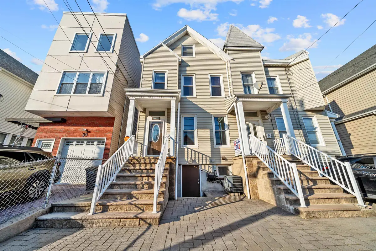 41 EAST 35TH ST, Bayonne, NJ 07002 - #1