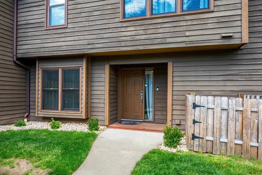 138 OAKMONT CT, Edison, NJ 08820 - #2