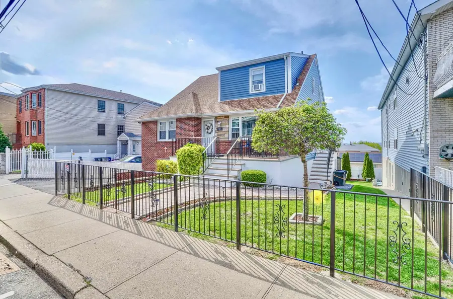 7105 DURHAM AVE, North Bergen, NJ 07047 - #2