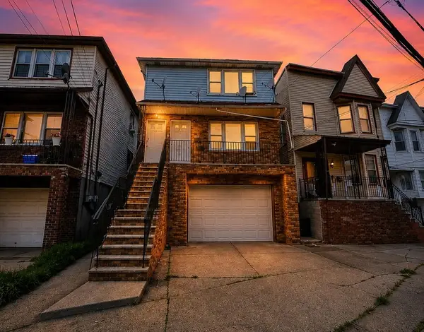 99 OLD BERGEN RD, JC, Greenville, NJ 07305