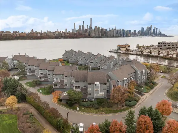 9B COVE LANE, North Bergen, NJ 07047