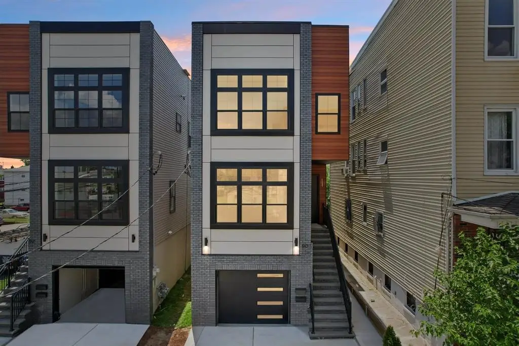 90 EAST 27TH ST #2, Bayonne, NJ 07002 - #1