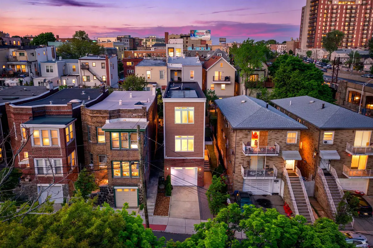 627 GREGORY AVE, Weehawken, NJ 07086 - #1
