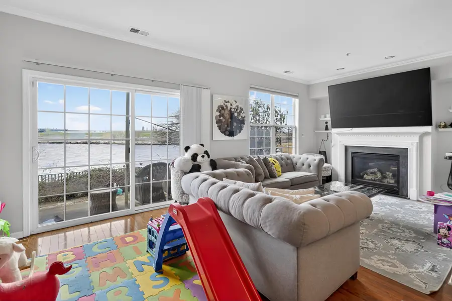 92 LYON CT, Jersey City, NJ 07305 - #3