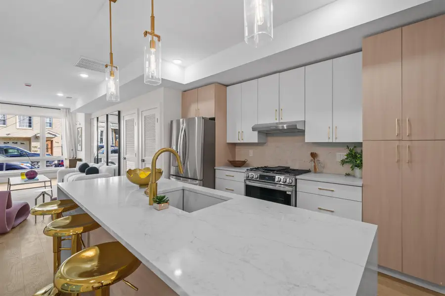 249.5 HALLADAY ST #A, Jersey City, NJ 07304 - #2