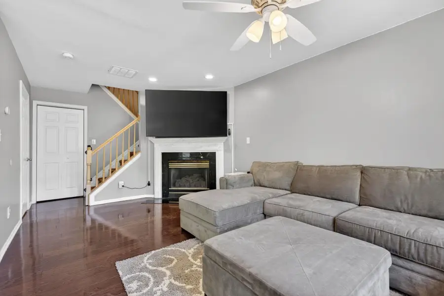 1 CYPRESS ST, Jersey City, NJ 07305 - #3