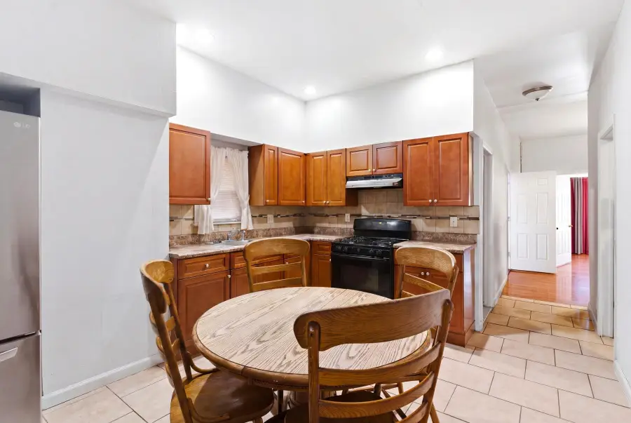 121 SEAVIEW AVE, Jersey City, NJ 07305-1788 - #3
