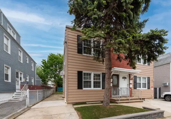 32 KELLY PARKWAY, Bayonne, NJ 07002