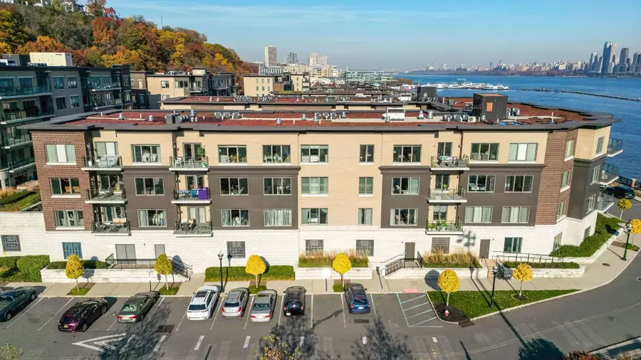 150 HENLEY PL #404, Weehawken, NJ 07086 - #3