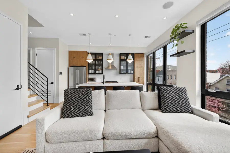 339 PALISADE AVE #3, Jersey City, NJ 07307 - #2