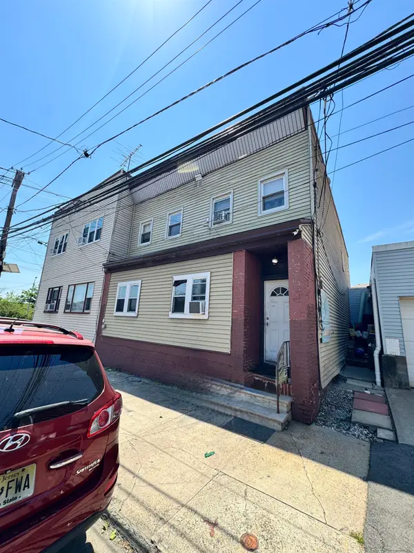 90 EAST 21ST ST, Bayonne, NJ 07002