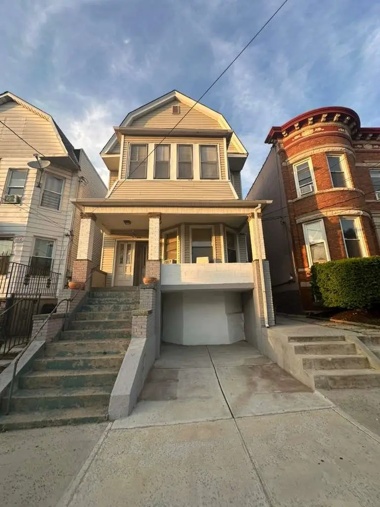 270 WOODLAWN AVE, Jersey City, NJ 07305 - #1