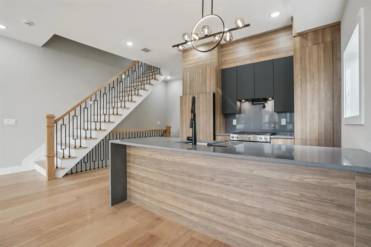 68 THORNE ST #2, Jersey City, NJ 07307 - #1