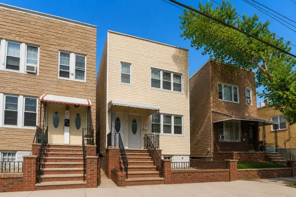 20 GATES AVE, JC, Greenville, NJ 07305